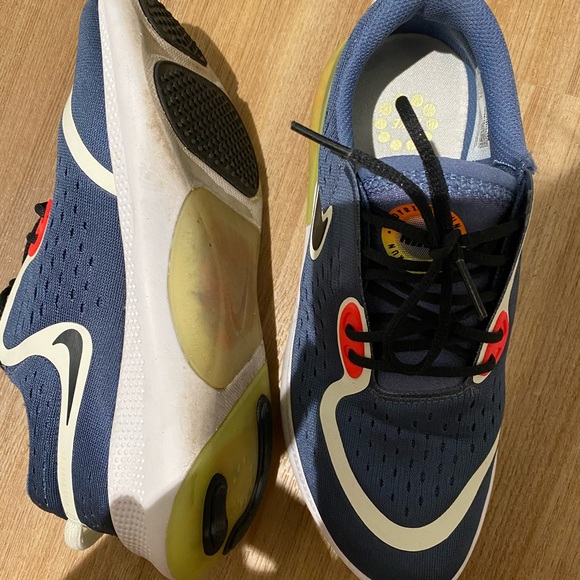 *NIKE* running shoes - Picture 3 of 5